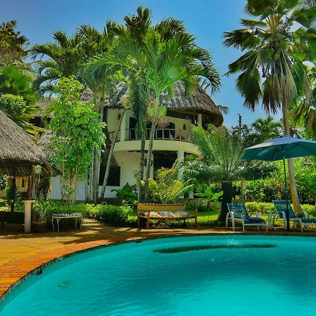 Bed and Breakfast Upani In Diani à Diani Beach Extérieur photo