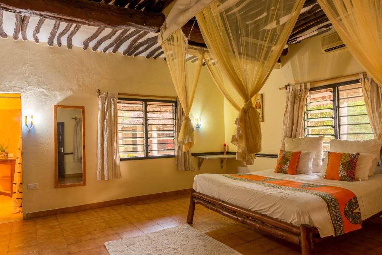 Bed and Breakfast Upani In Diani à Diani Beach Extérieur photo