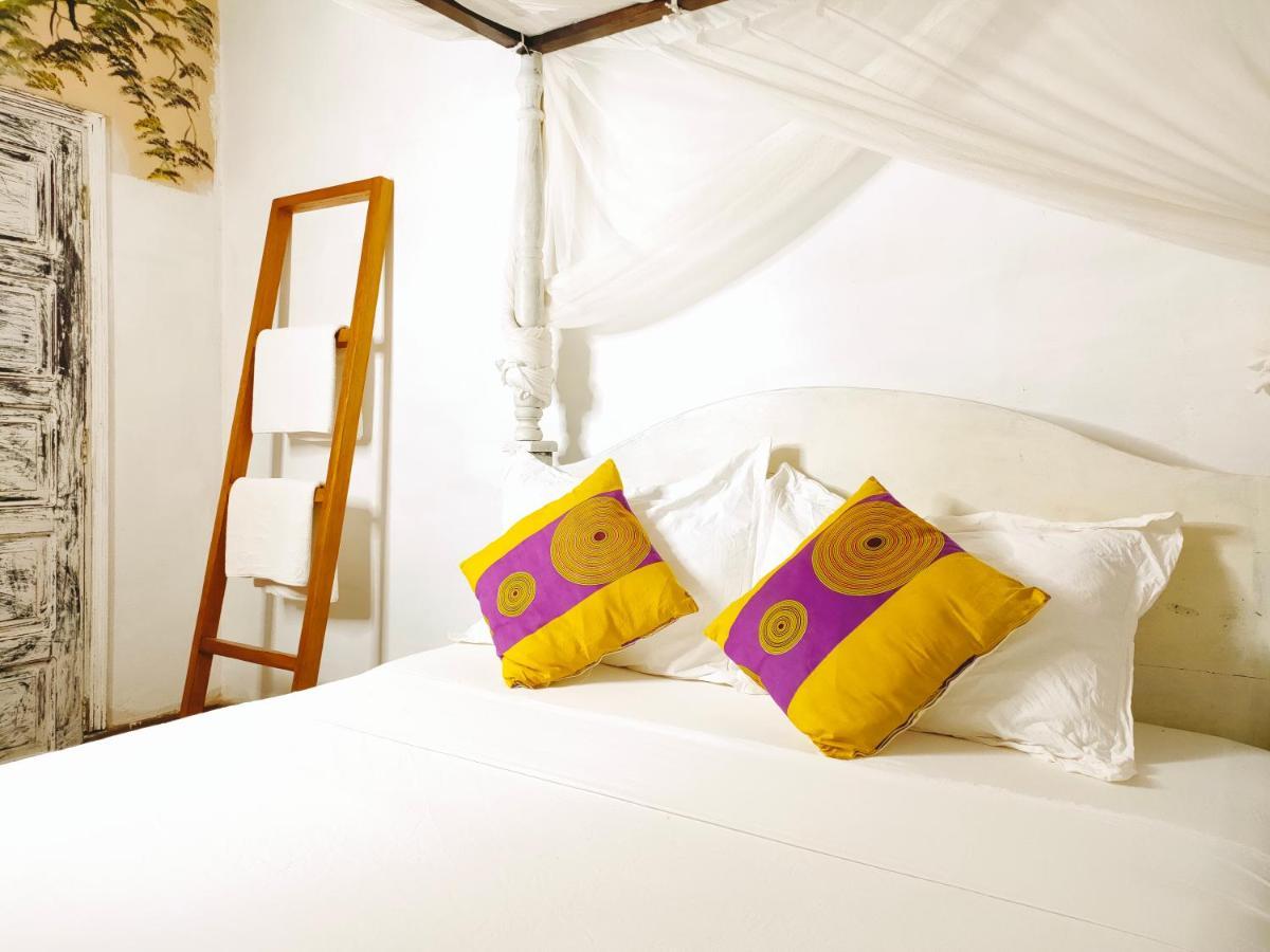 Bed and Breakfast Upani In Diani à Diani Beach Extérieur photo