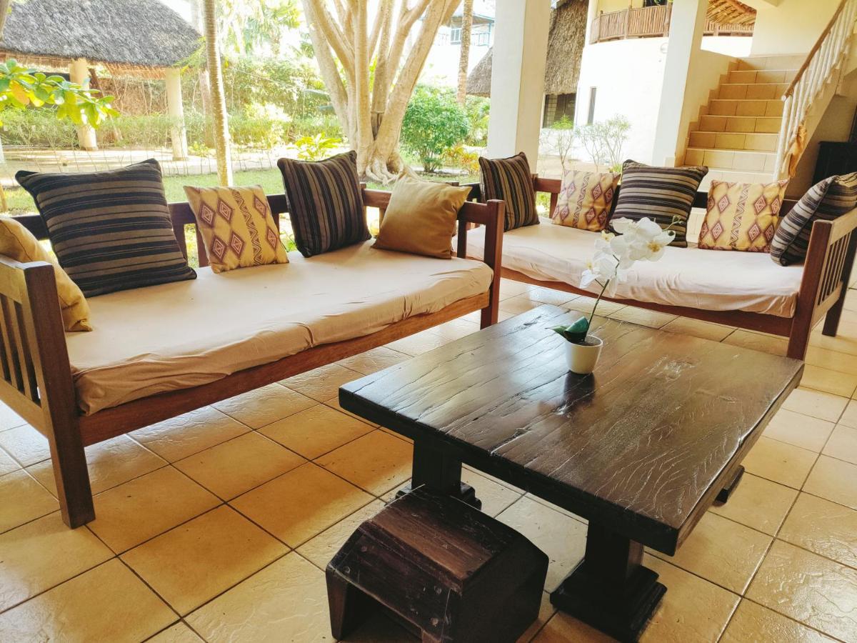 Bed and Breakfast Upani In Diani à Diani Beach Extérieur photo
