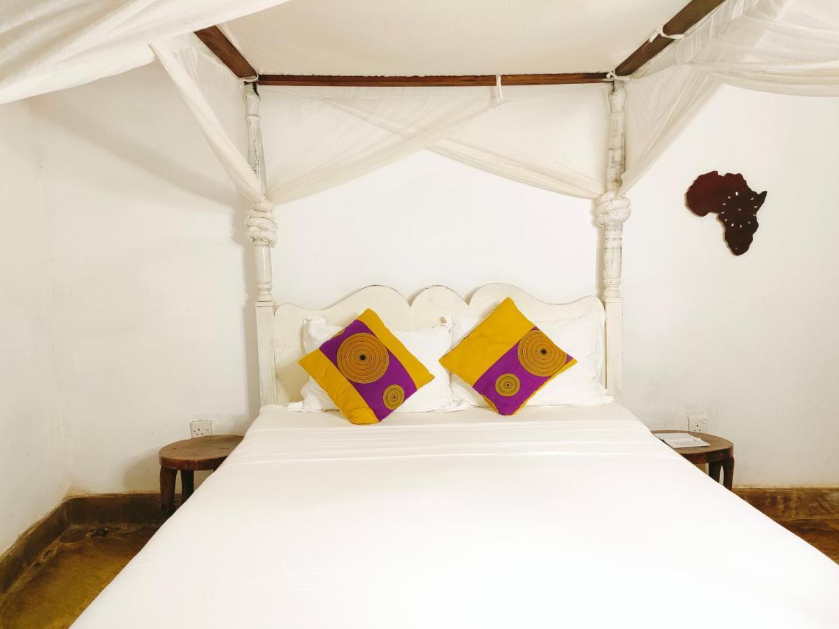 Bed and Breakfast Upani In Diani à Diani Beach Extérieur photo