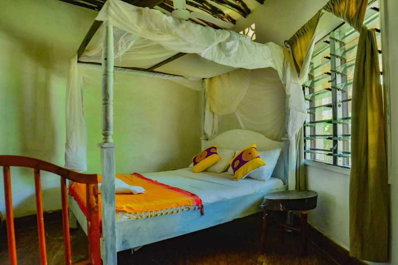 Bed and Breakfast Upani In Diani à Diani Beach Extérieur photo