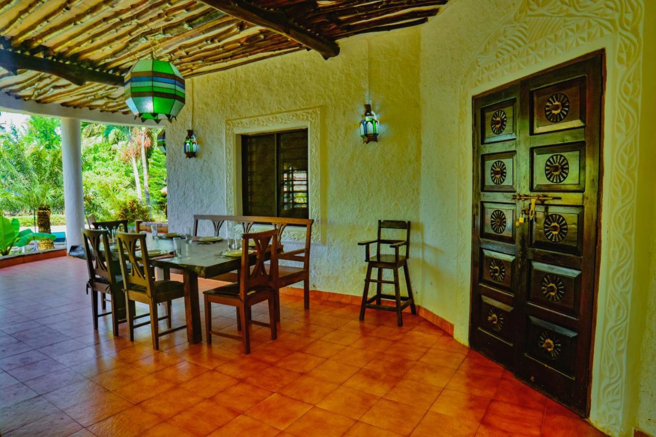 Bed and Breakfast Upani In Diani à Diani Beach Extérieur photo