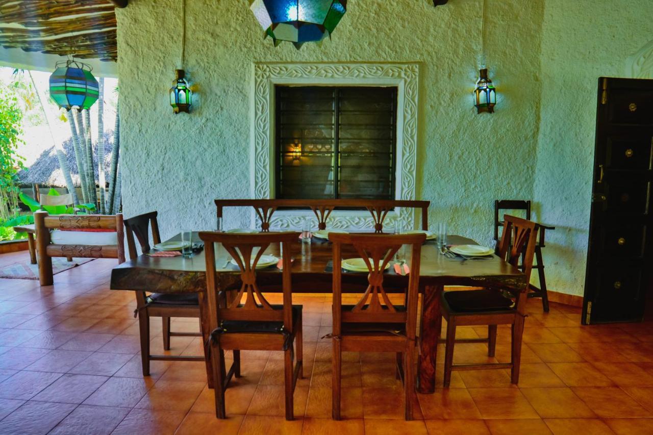 Bed and Breakfast Upani In Diani à Diani Beach Extérieur photo