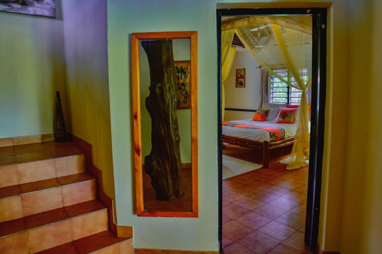 Bed and Breakfast Upani In Diani à Diani Beach Extérieur photo